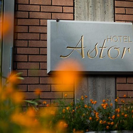 Hotel Astor Modena Buitenkant foto